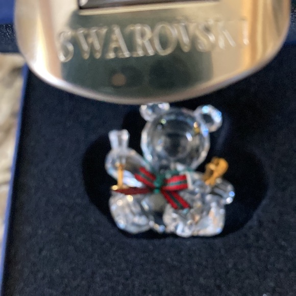 Swarovski Celebration Kris Bear New in Box Retired in 2005 - Picture 10 of 10